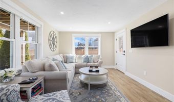 81 S Pier Rd, Narragansett, RI 02882