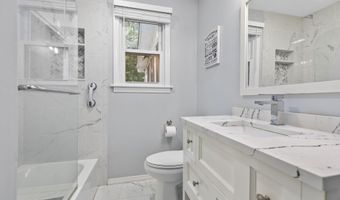 66 Loftus Cir, Bridgeport, CT 06606
