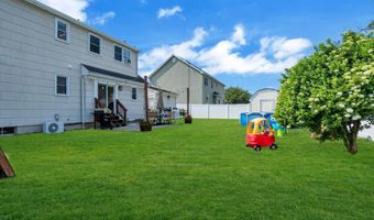 728 Neptune Ave, Beachwood, NJ 08722