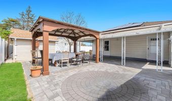 3 Dubois Ave, Amityville, NY 11701
