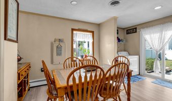 27 Carver St, Bayville, NJ 08721