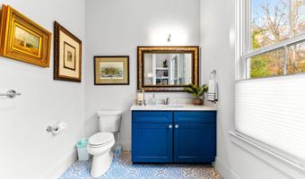 90 E LAKE Dr, Annapolis, MD 21403