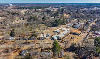 201 College St, Batesville, MS 38606