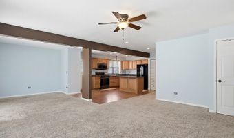 39450 N Circle Ave, Antioch, IL 60002