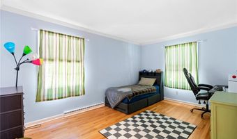 925 Sandin Rd, Akron, OH 44333