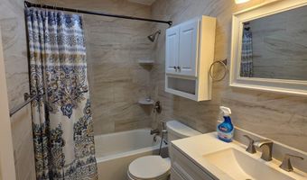 22 Oyster Bay Rd, Absecon, NJ 08201