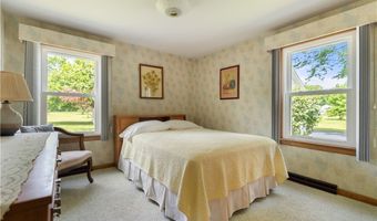 8463 Schubert Ave NE, Alliance, OH 44601
