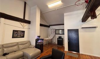 3 Division St 2B, East Greenwich, RI 02818