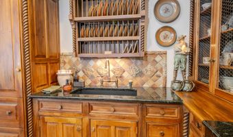 48 Old Searsport Ave, Belfast, ME 04915