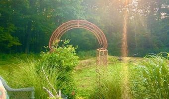 137 Pleasant Valley Rd, Brattleboro, VT 05301