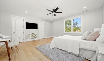 1418 W Maude Ave, Arlington Heights, IL 60004