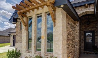 135 Calvin Dr, Wolfforth, TX 79382