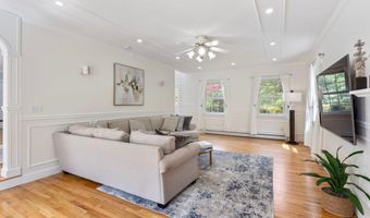 12 Summit Ter, Falmouth, ME 04105