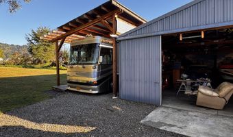 97818 HANSCAM Ln, Brookings, OR 97415