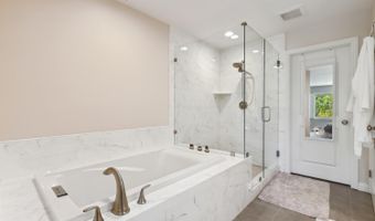 7027 Alicante Rd, Carlsbad, CA 92009