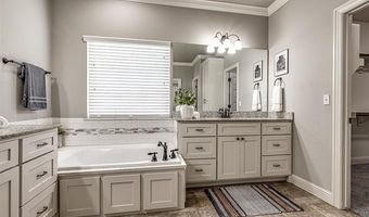 5507 Nottingham Pl, Bartlesville, OK 74006