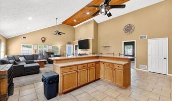 520 E 2nd St, Adrian, MO 64720