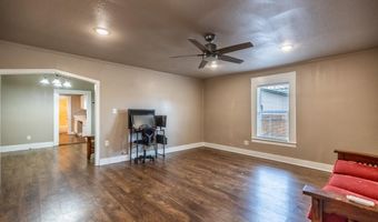 203 W Purdom Ave, Alvarado, TX 76009