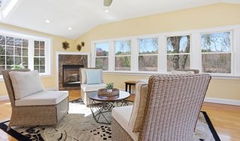 4 Meadowbrook Rd, Acton, MA 01720