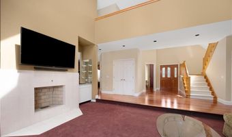 40 Alpine Estates Dr, Cranston, RI 02921