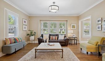 215 W Fremont St, Arlington Heights, IL 60004