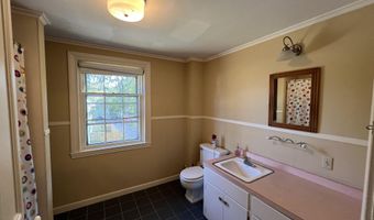 8 Crosby St, Augusta, ME 04330