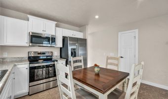 172 Eagle Cir, Amherst, OH 44001