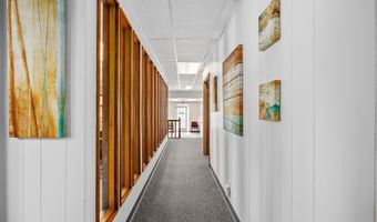 813 E LINCOLNWAY, Cheyenne, WY 82001