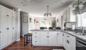 123 Lasalle Dr, Bangor, ME 04401