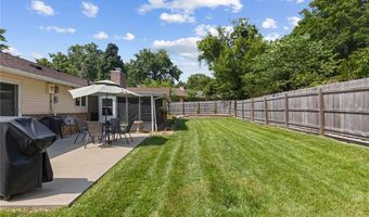 486 Ironwood Dr, Ballwin, MO 63011