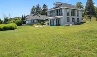 1058 E Shore Rd, Jamestown, RI 02835