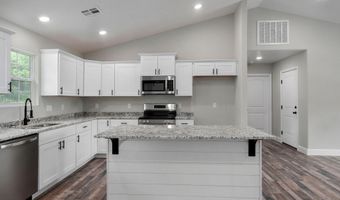 401 E Crescent St, Aurora, MO 65605