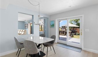 27 Ocean View Dr, Middletown, RI 02842