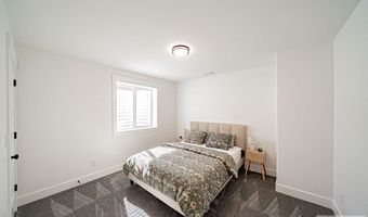 576 Hollow Dr, Ammon, ID 83401