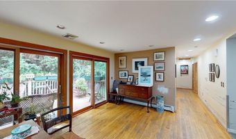 724 Greenville Ave, Johnston, RI 02919