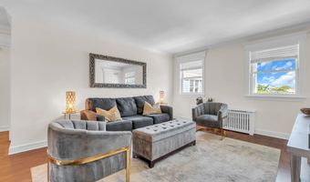 302 Deal Lake Dr 19, Asbury Park, NJ 07712