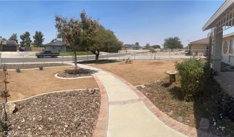 13405 Applewood Rd, Apple Valley, CA 92308