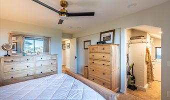 390 4TH St SW, Bandon, OR 97411