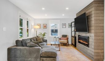 37 Hillcrest Ave, Beverly, MA 01915