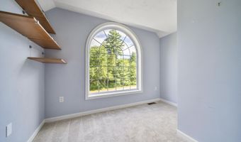 95 Lady Slipper Ln, Chester, NH 03036