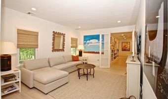 215 Coggeshall Ave, Newport, RI 02840