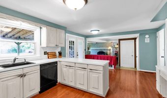 24 Rosewood Dr, Amherst, NY 14221