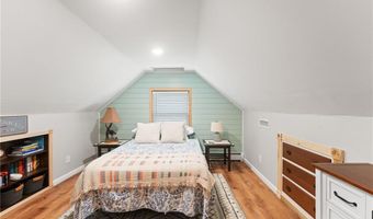 103 Everglade Ave, Warwick, RI 02886
