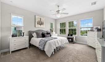 7631 PARADISO Dr, Apollo Beach, FL 33572