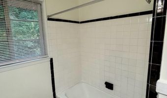 1424 Wembley Dr, Charlotte, NC 28205