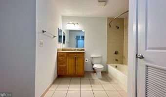 2001 15TH St N #320, Arlington, VA 22201