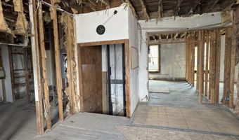 75 S Main St, Andrews, IN 46702