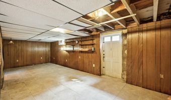 117 E Pershing St, Bloomfield, CT 06002