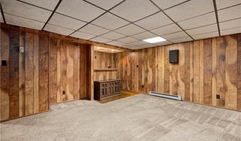 536 Fieldstone Dr, Amherst, OH 44001