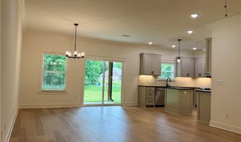 2 Fryer Ln, Bella Vista, AR 72715